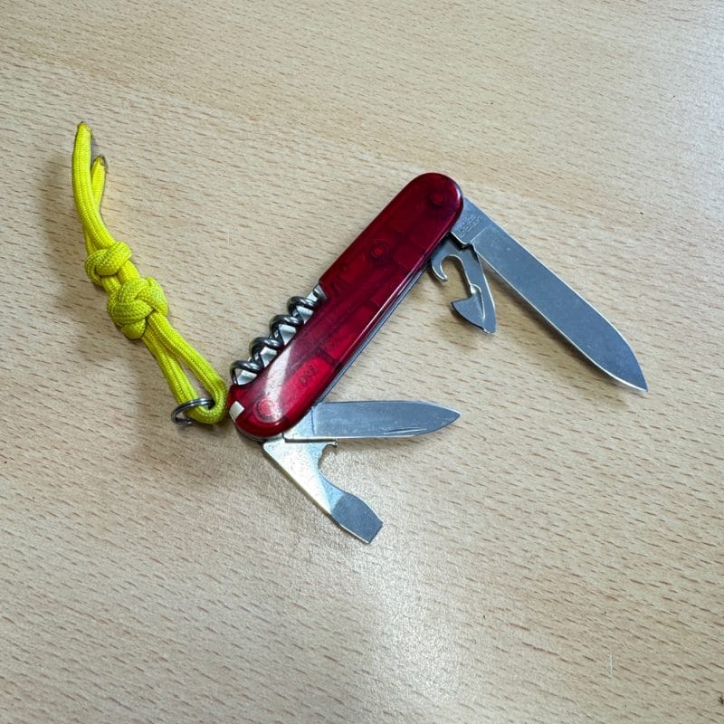 Victorinox Spartan Jelly Red - Image 2