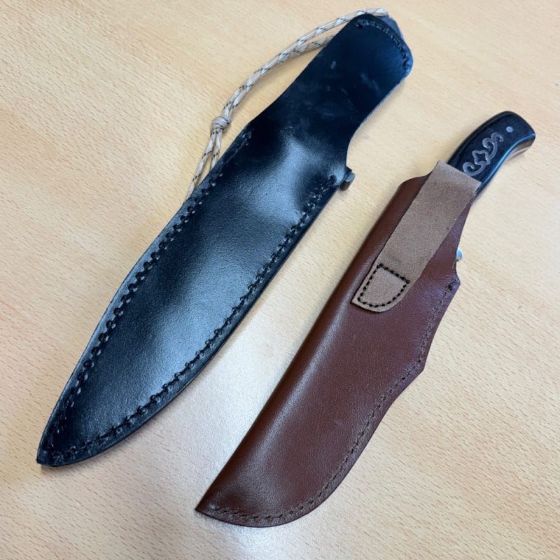 Small bowie style knives - Image 3