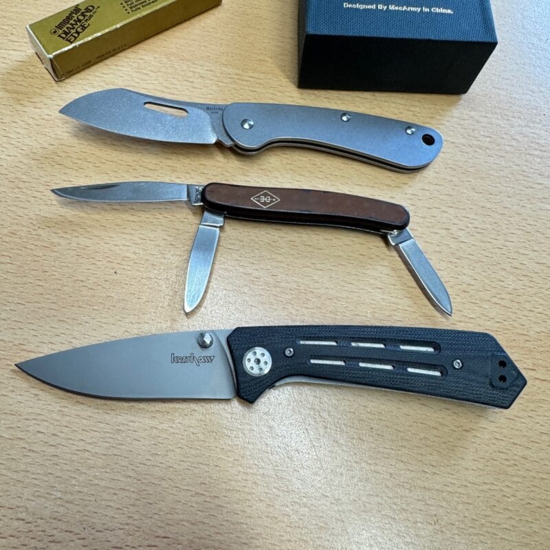 Three Folding knives - Image 2