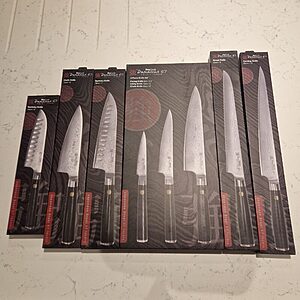 Procook 8-piece Damascus 67 Japanese Knife Set on Oak Magnetic Block (Brand New))