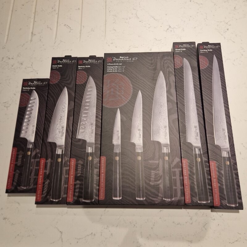 Procook 8-piece Damascus 67 Japanese Knife Set on Oak Magnetic Block (Brand New))