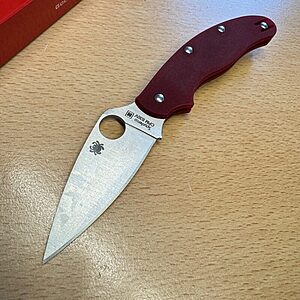 Spyderco UK Penknife Drop Point Heinnie® Edition