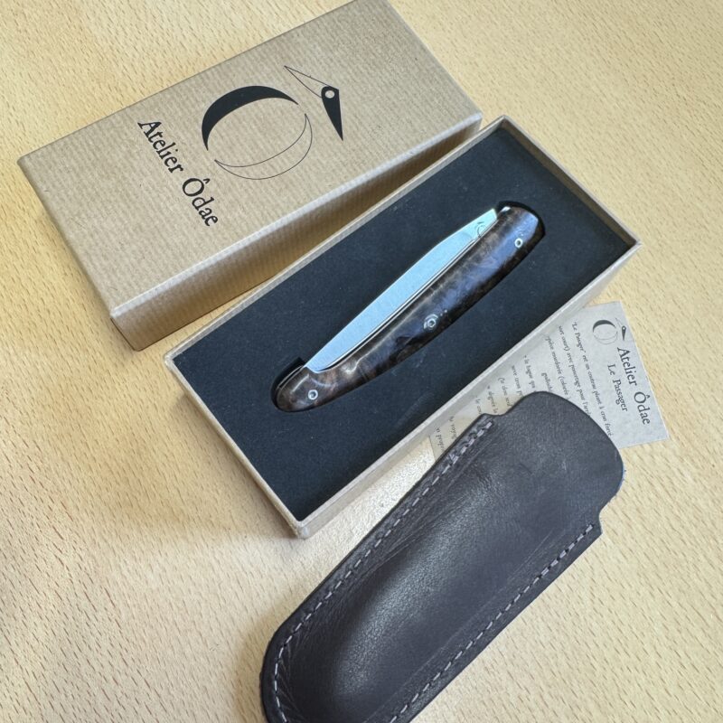 Atelier Odae Le Passager folder wood handle
