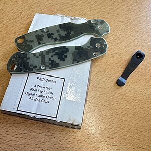 Spyderco Paramilitary 2 scales and deep pocket clip