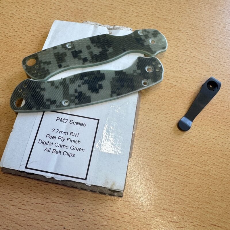Spyderco Paramilitary 2 scales and deep pocket clip