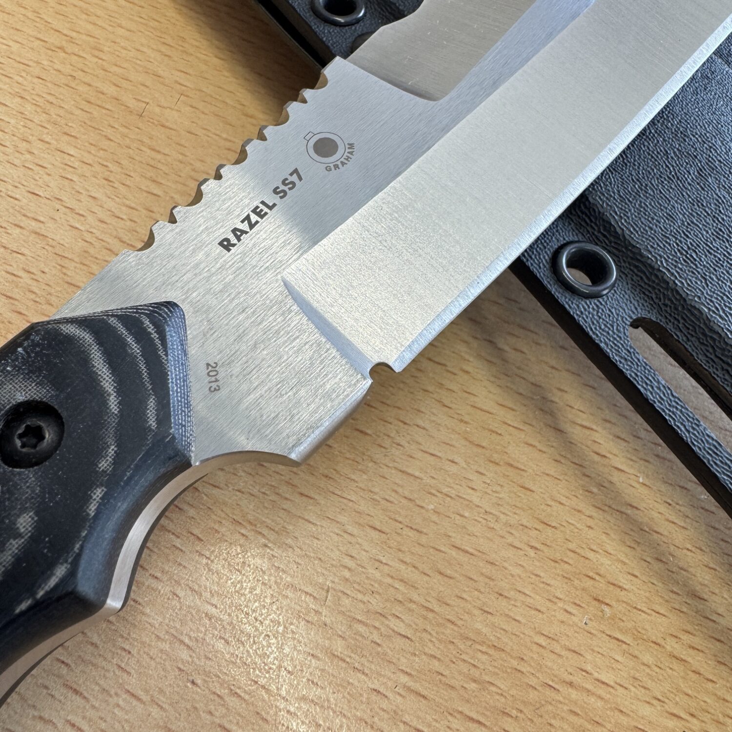 CRKT Razel SS7 in box - Image 5